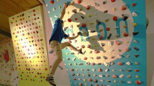 北海道のクライミング施設「スポーツクライミングジム Rainbow Cliff（レインボークリフ）」